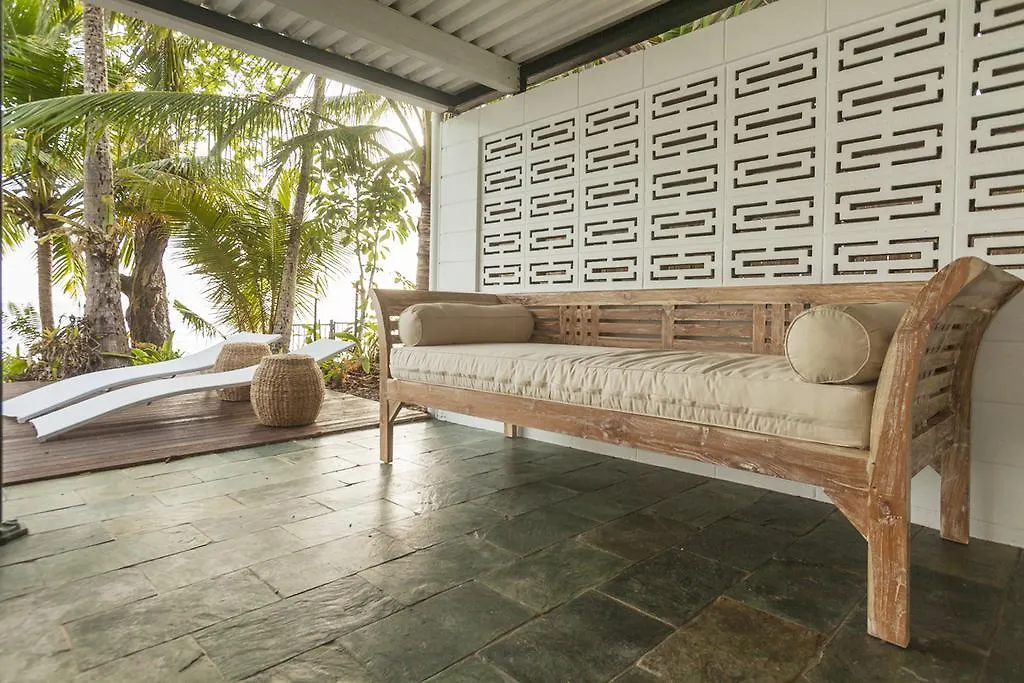 Drift Beach House Getaway Holloways Beach 0*,